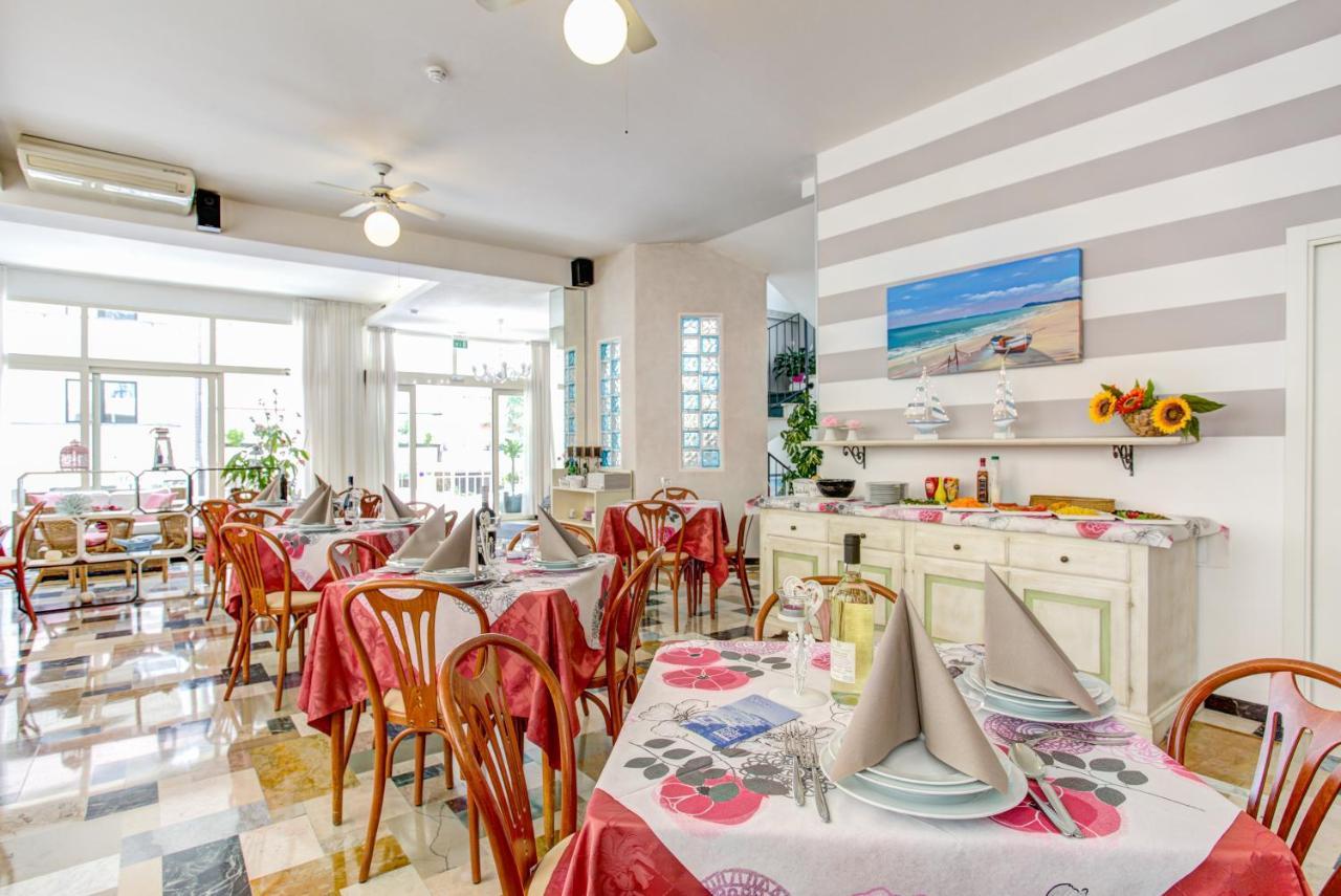 Hotel Puppi Каттолика Экстерьер фото